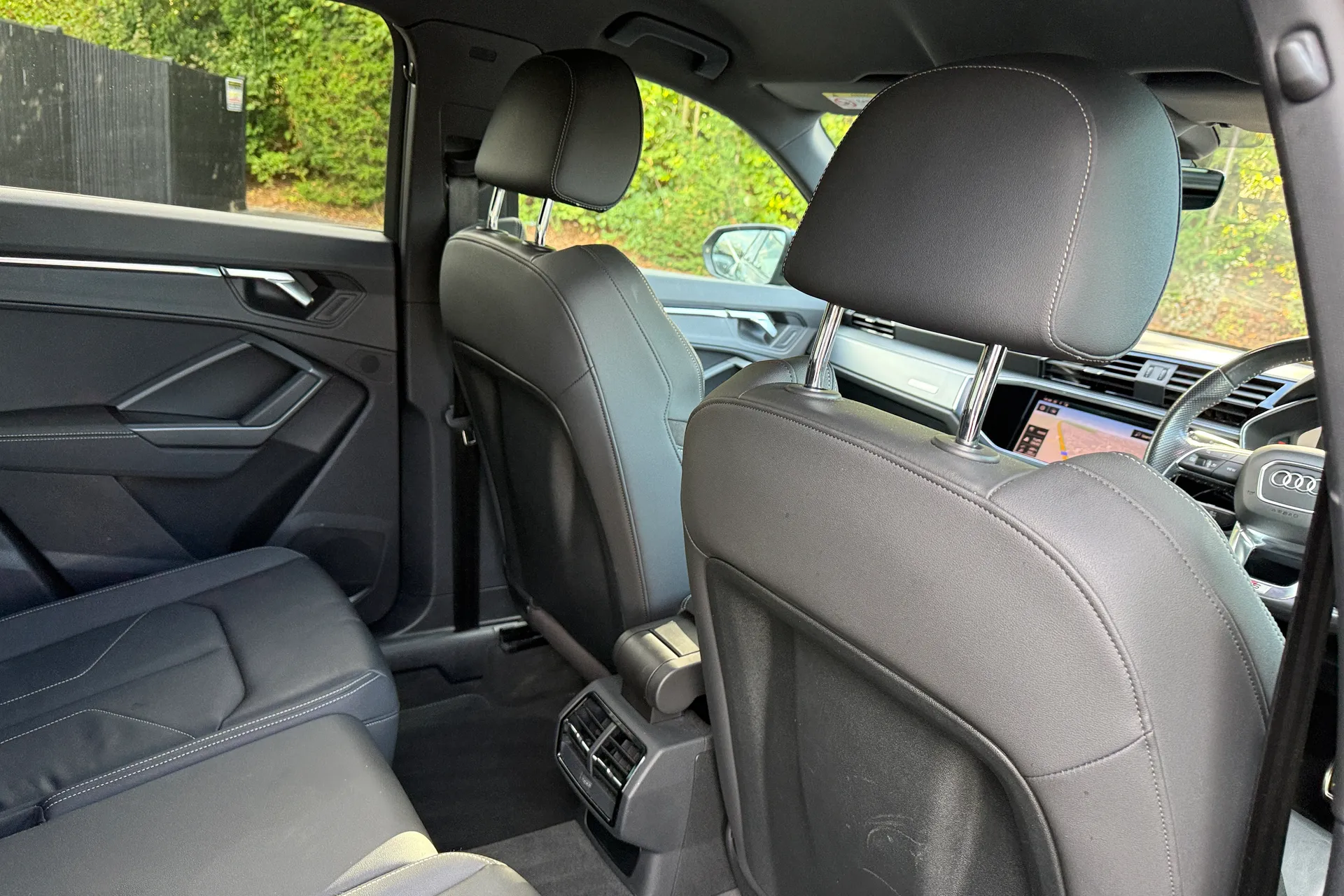 Audi Q3 thumbnail image number 28