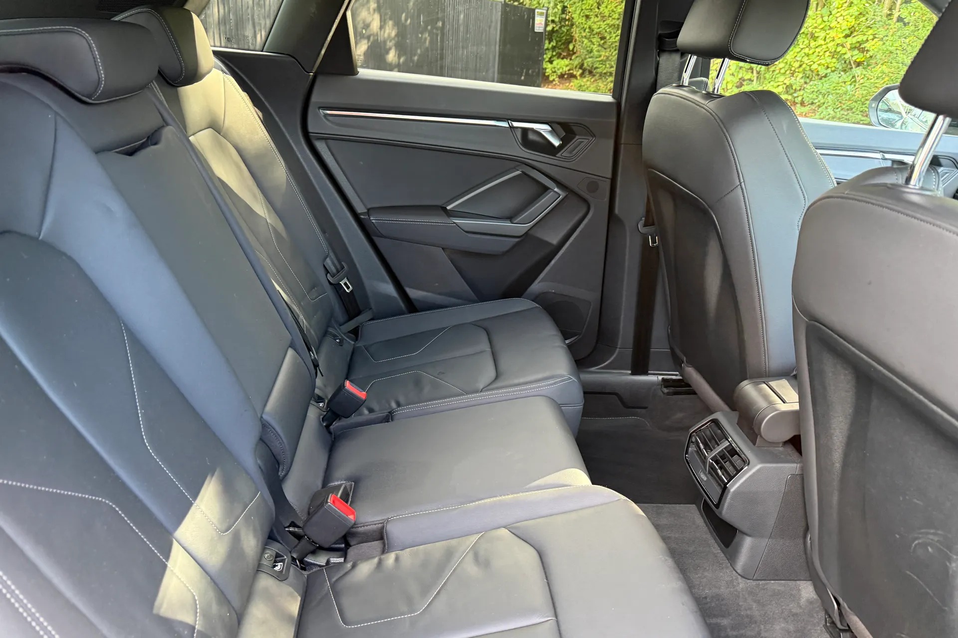 Audi Q3 thumbnail image number 27