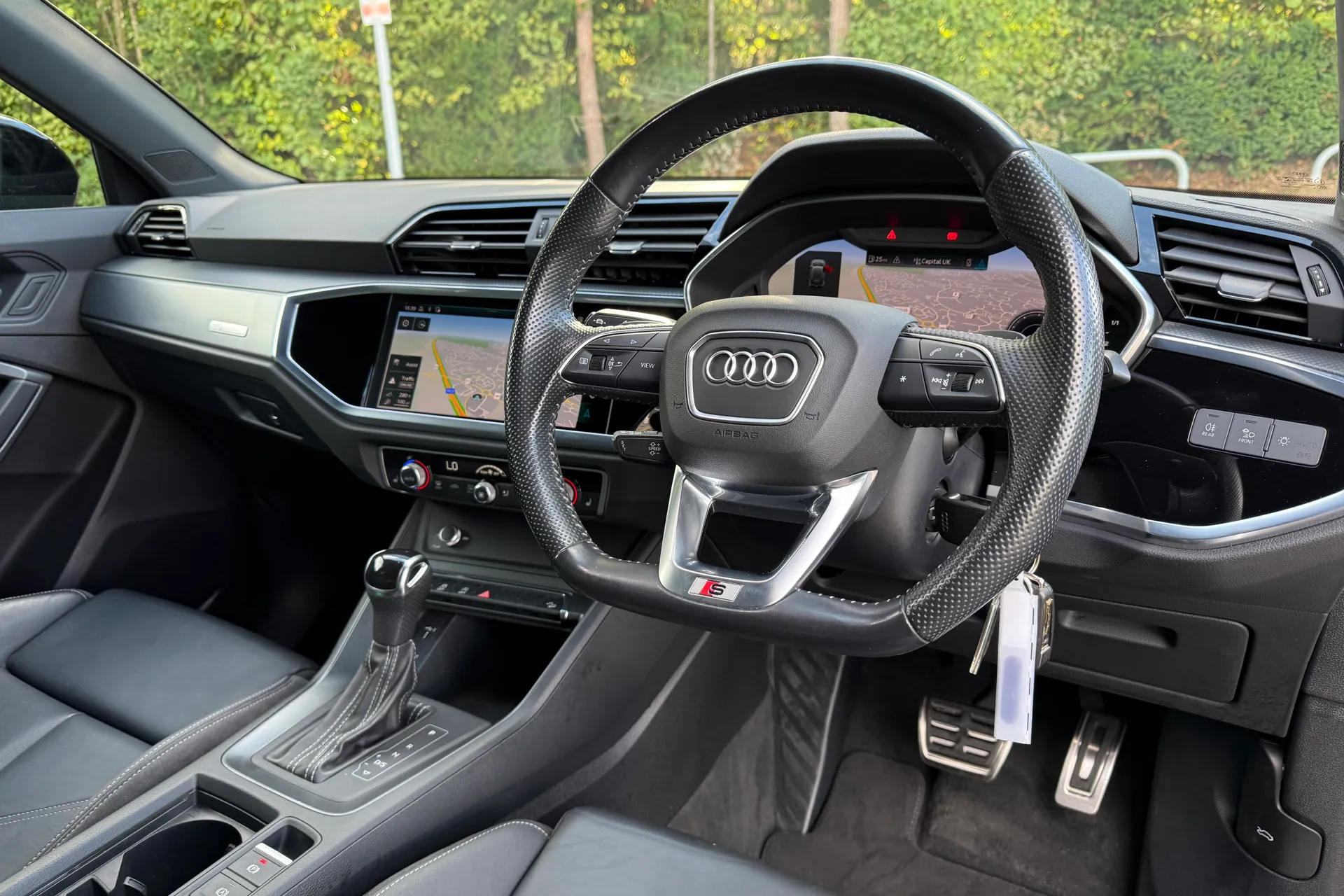 Audi Q3 thumbnail image number 20