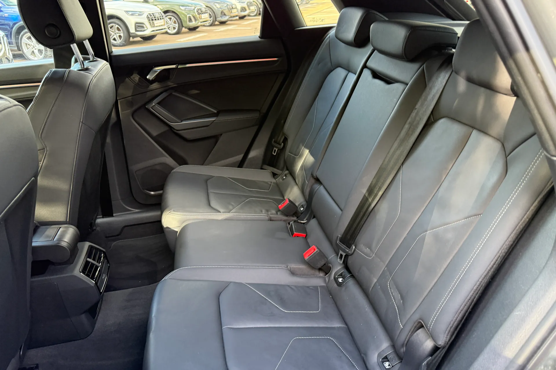 Audi Q3 thumbnail image number 41