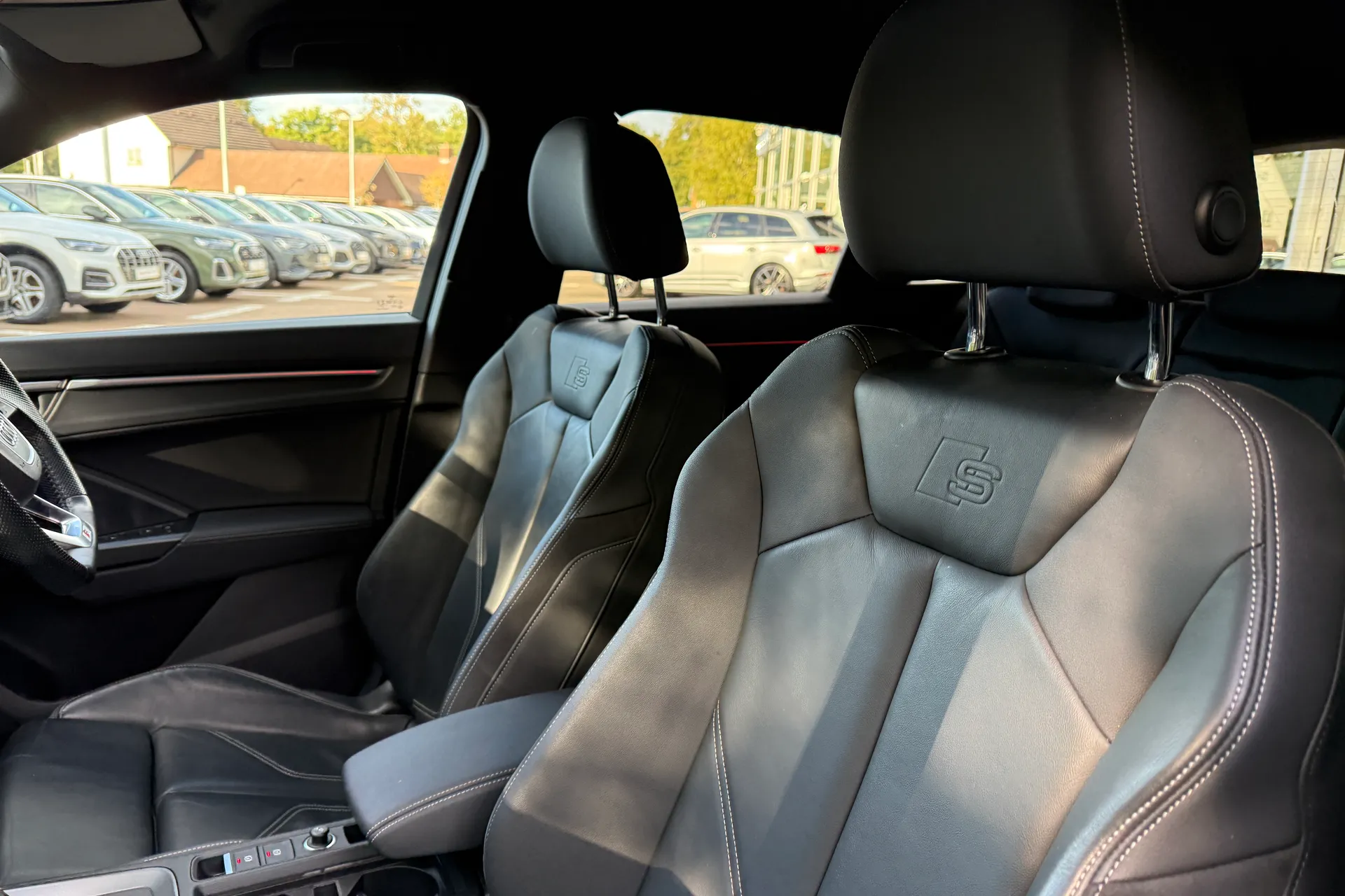 Audi Q3 thumbnail image number 44
