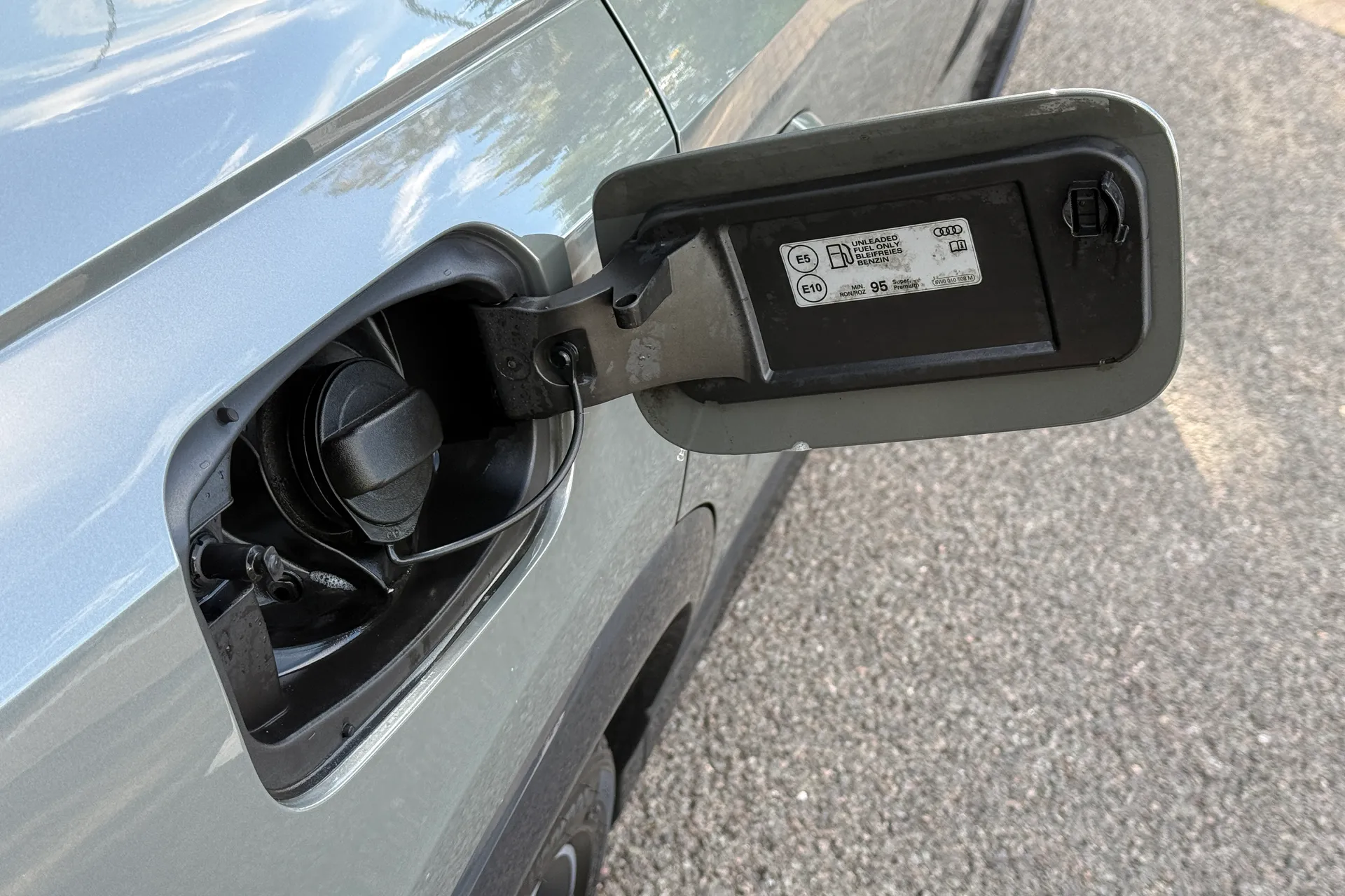 Audi Q3 thumbnail image number 25