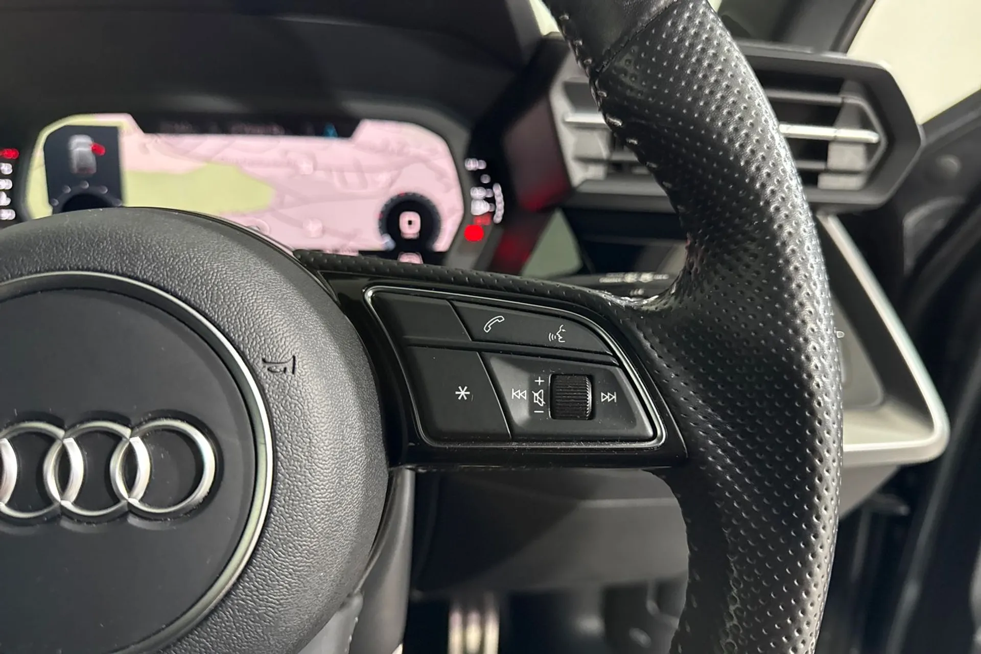 Audi A3 thumbnail image number 43