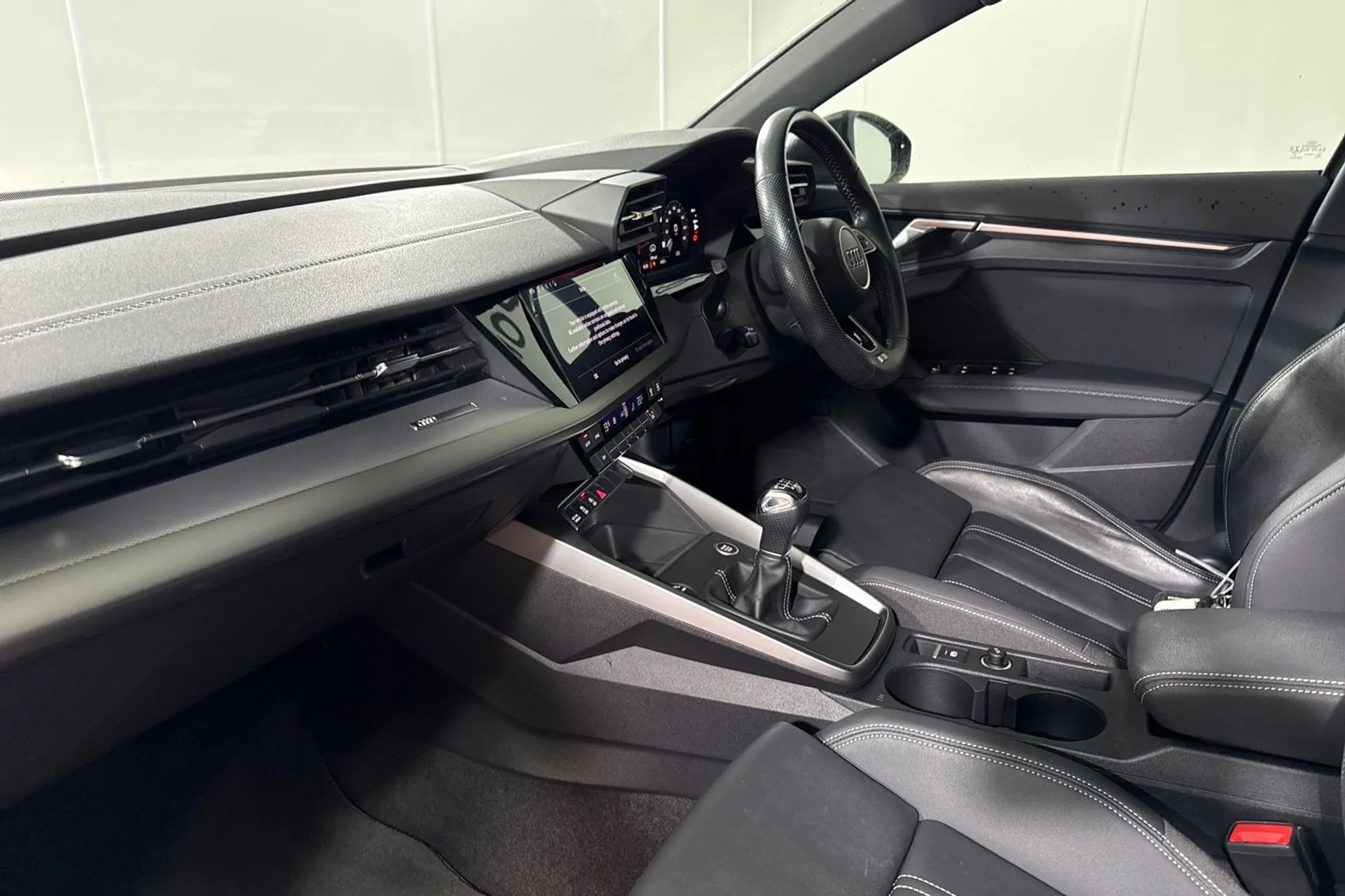 Audi A3 thumbnail image number 32