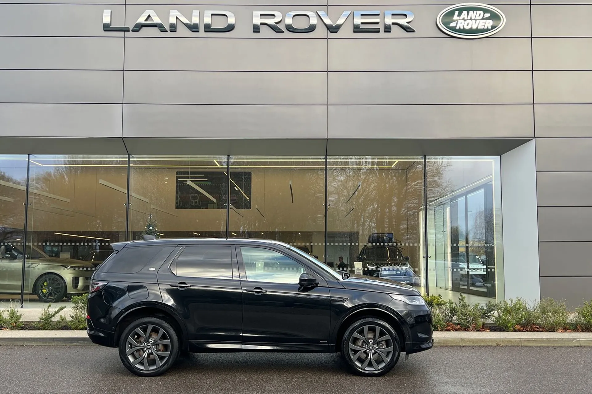 LAND ROVER DISCOVERY SPORT thumbnail image number 4