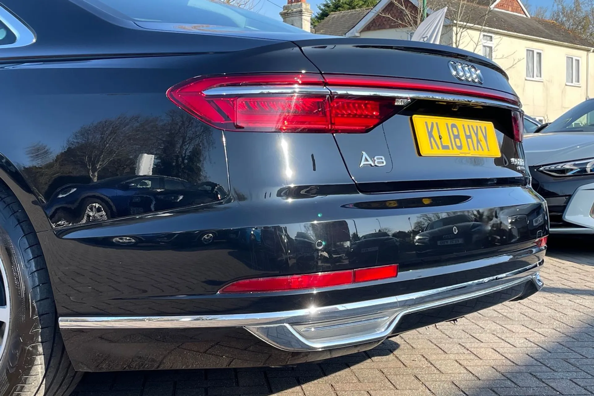 Audi A8 thumbnail image number 27