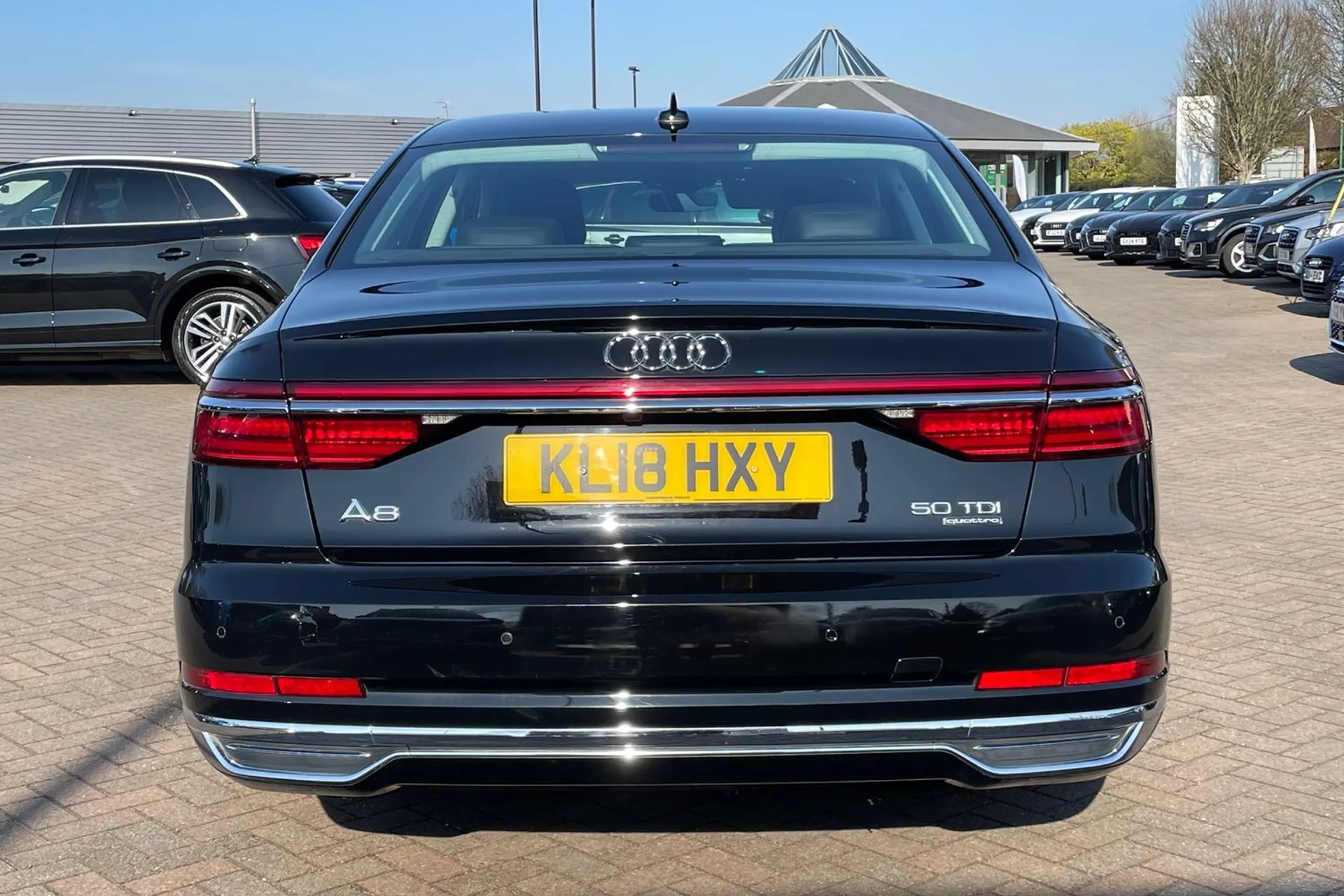 Audi A8 thumbnail image number 6
