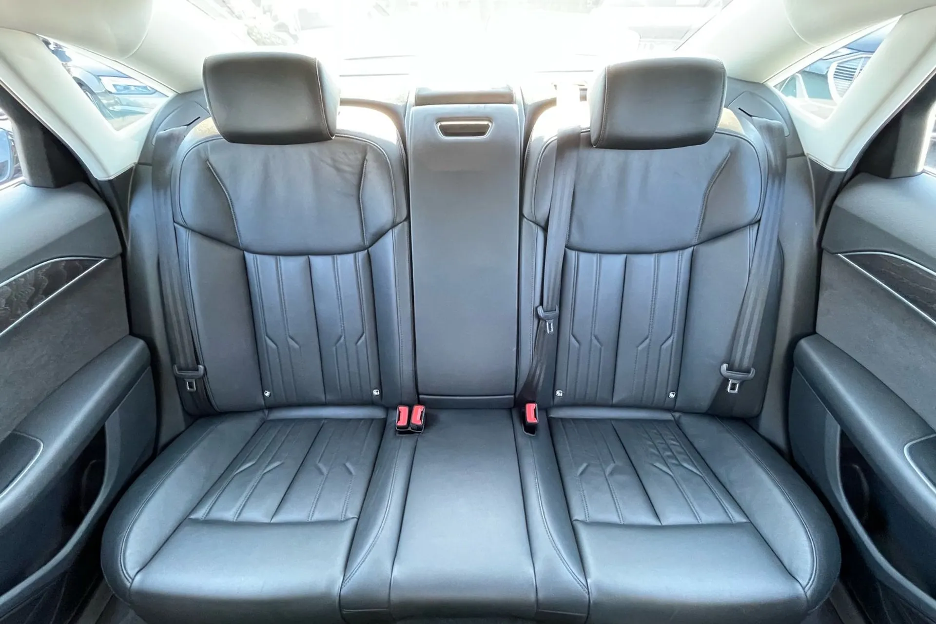 Audi A8 thumbnail image number 8