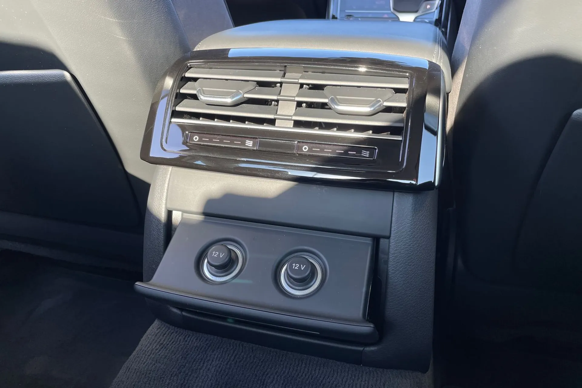 Audi A8 thumbnail image number 16