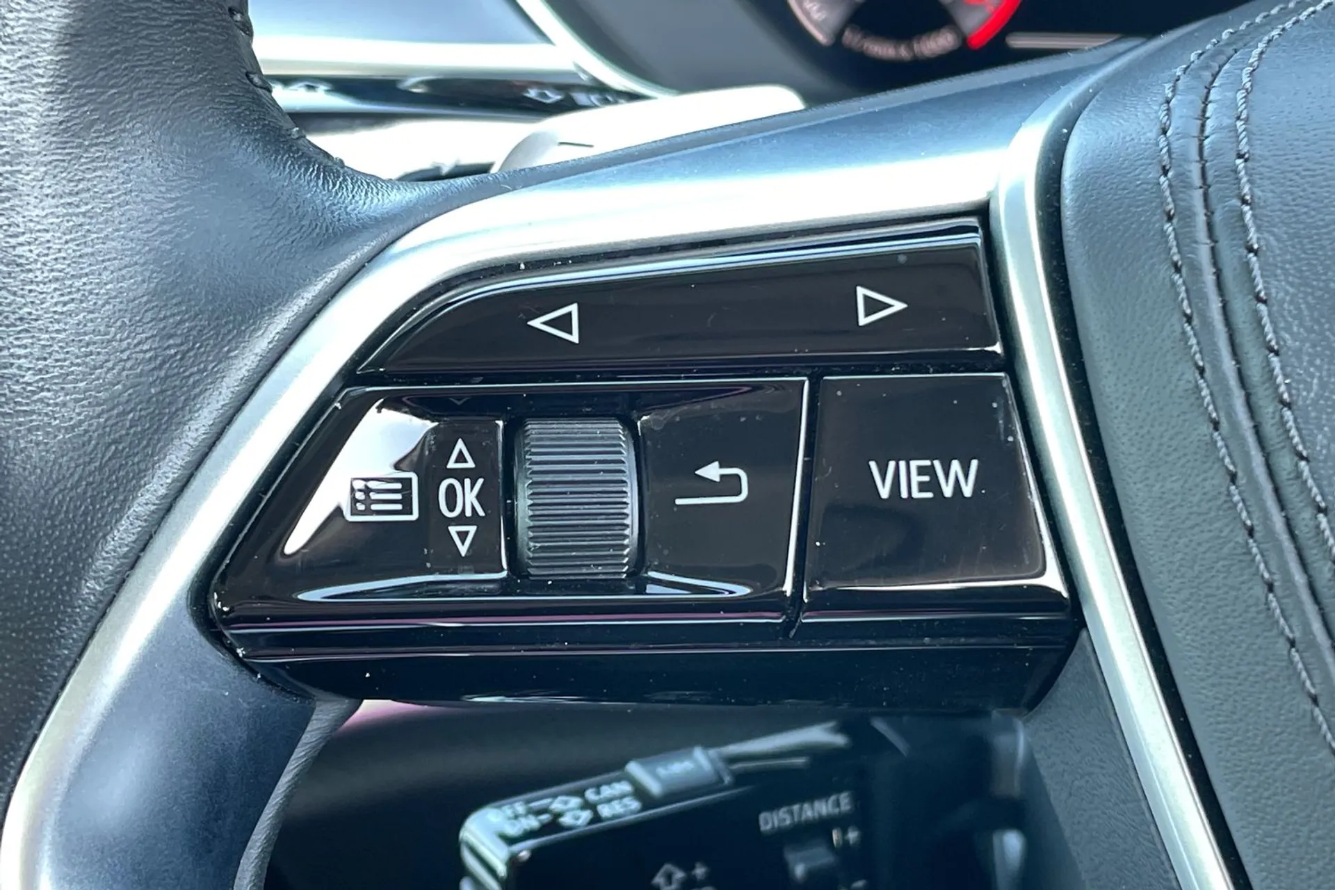 Audi A8 thumbnail image number 17