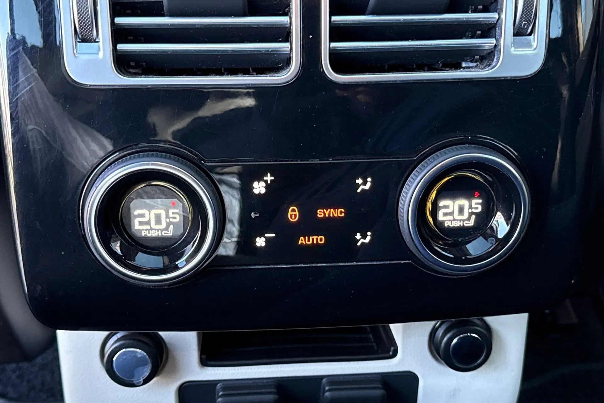 LAND ROVER RANGE ROVER thumbnail image number 56