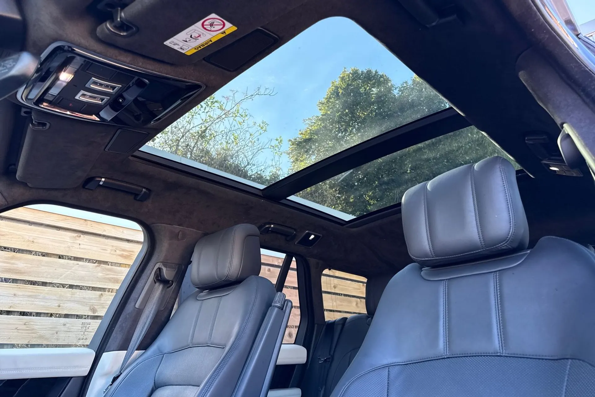 LAND ROVER RANGE ROVER thumbnail image number 31