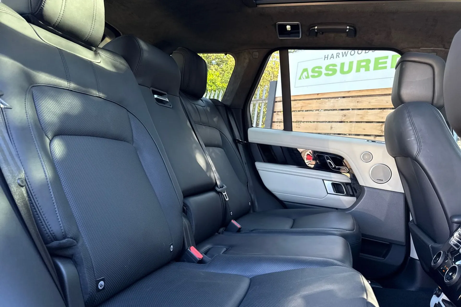 LAND ROVER RANGE ROVER thumbnail image number 24