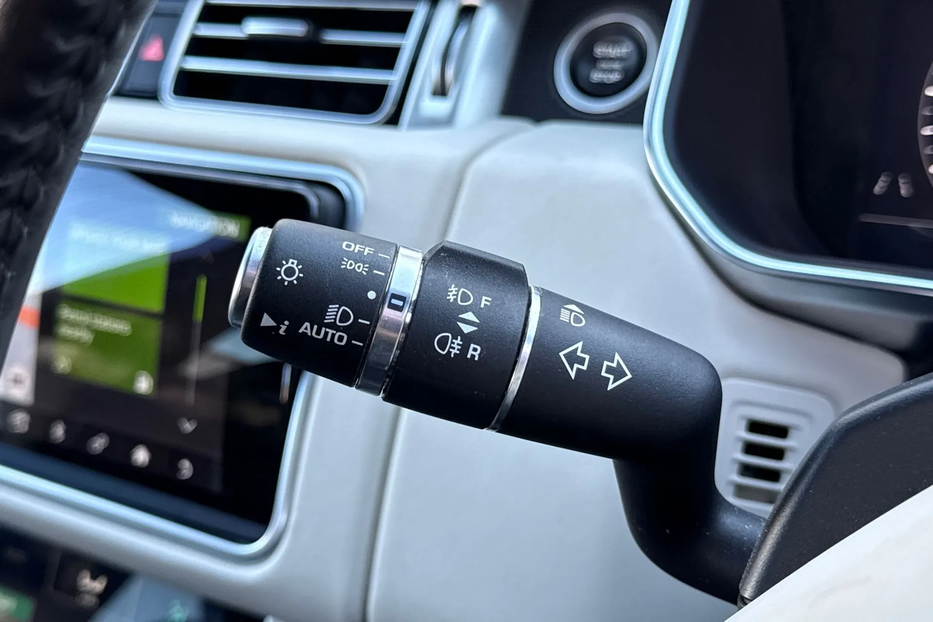 LAND ROVER RANGE ROVER thumbnail image number 59