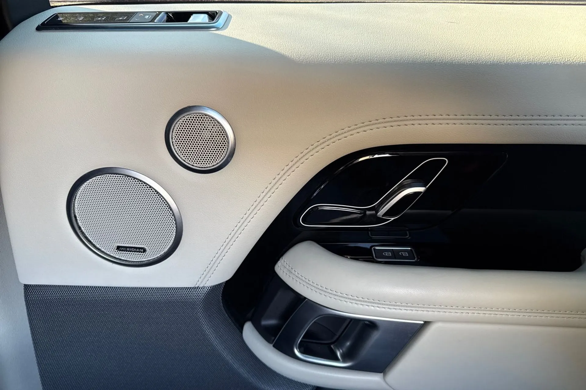 LAND ROVER RANGE ROVER thumbnail image number 57