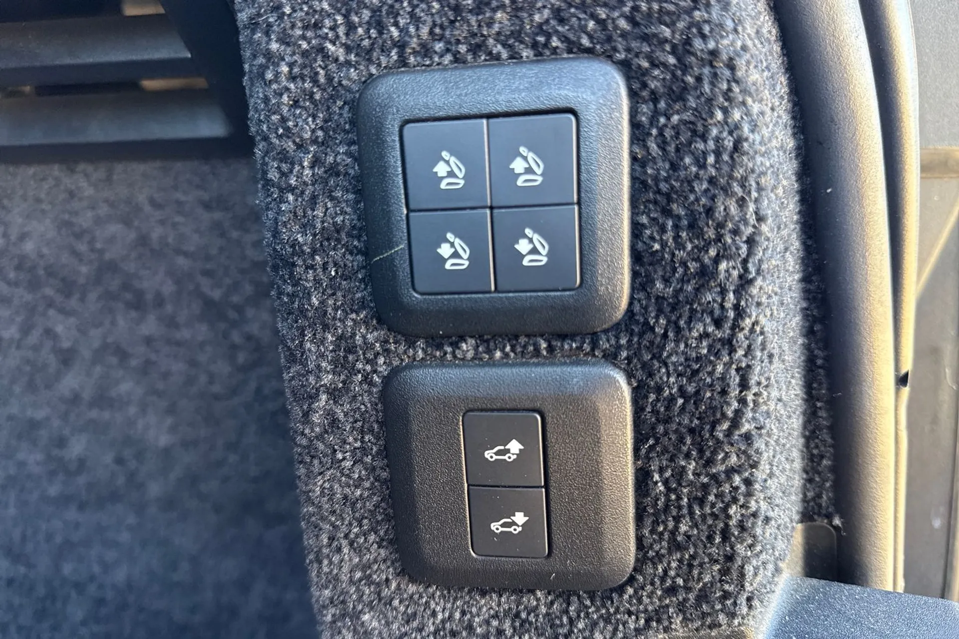 LAND ROVER RANGE ROVER thumbnail image number 20