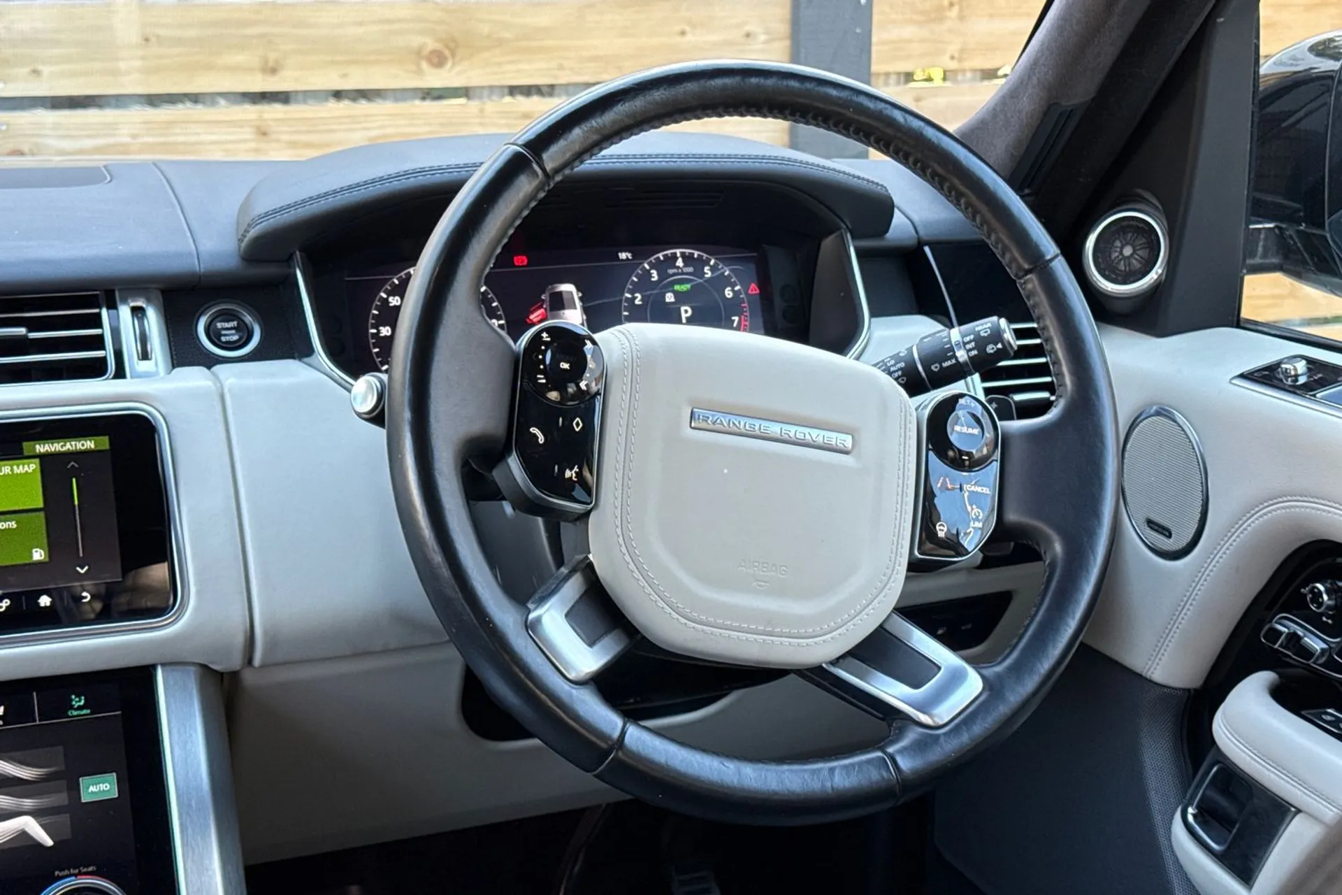 LAND ROVER RANGE ROVER thumbnail image number 36