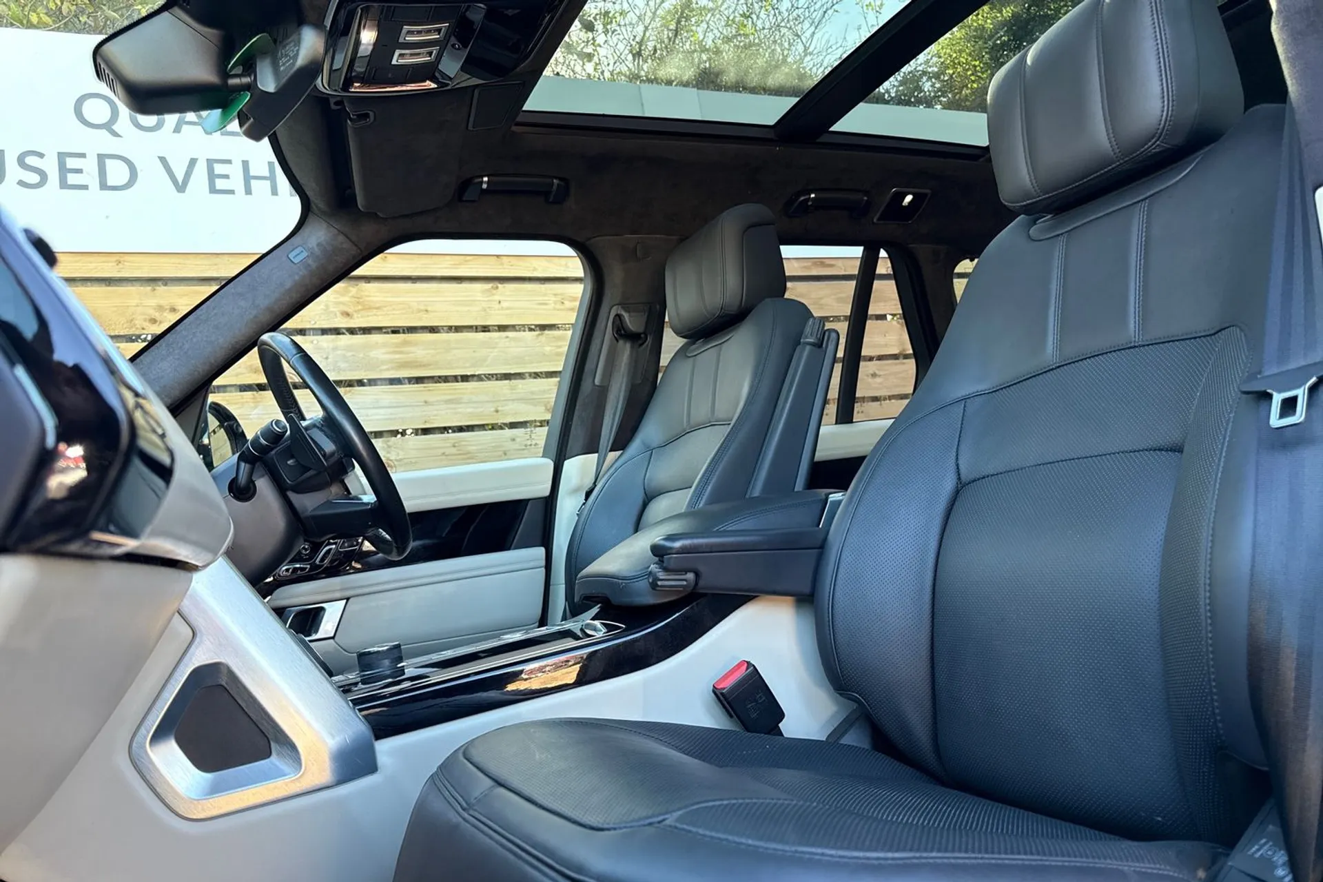 LAND ROVER RANGE ROVER thumbnail image number 30