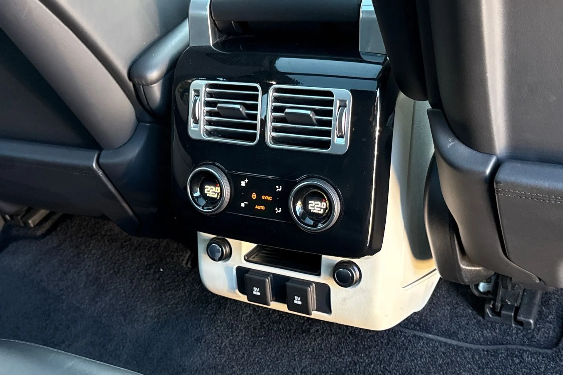 LAND ROVER RANGE ROVER thumbnail image number 50