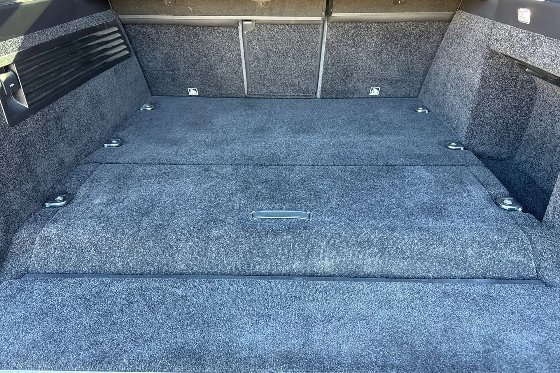 LAND ROVER RANGE ROVER thumbnail image number 23