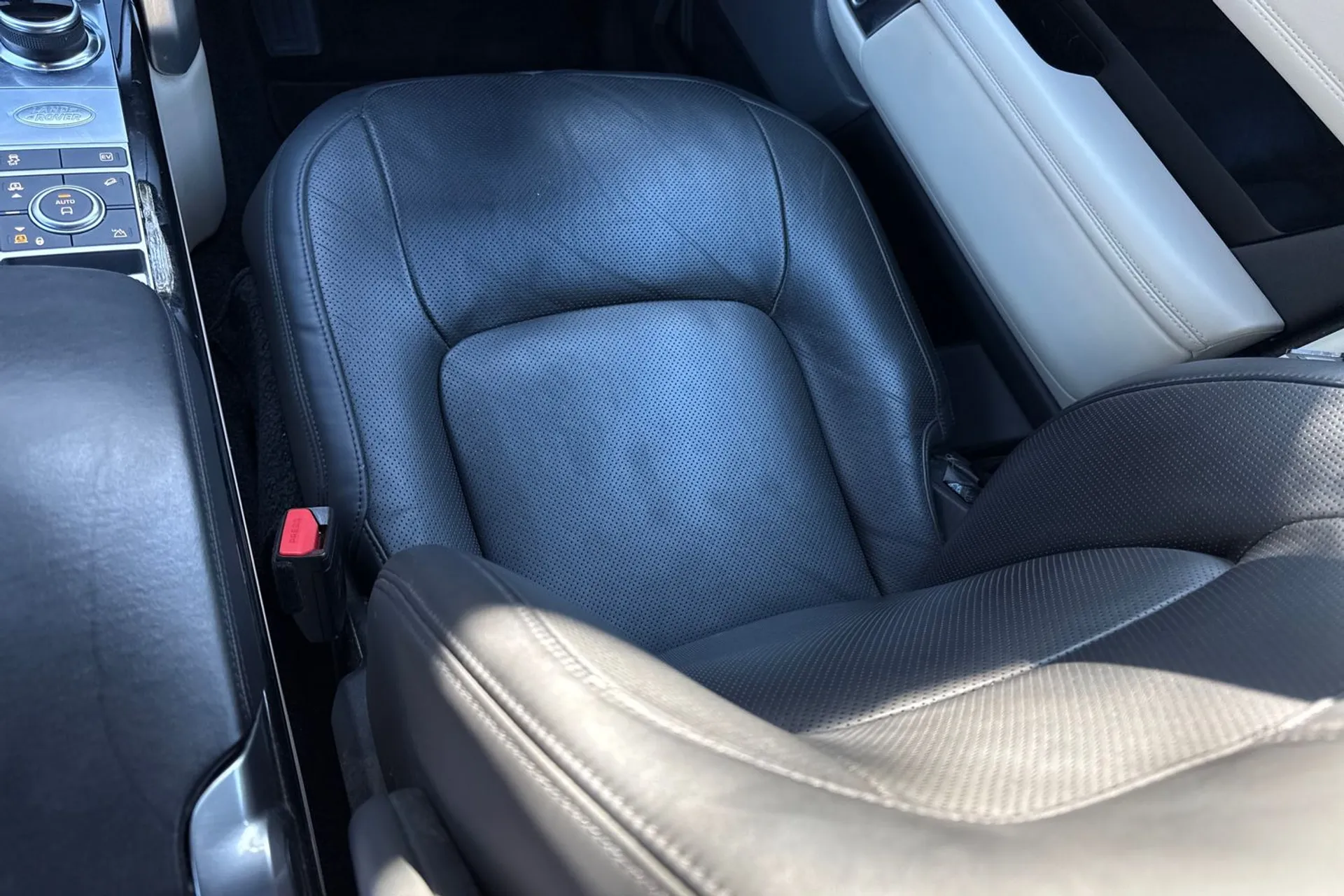 LAND ROVER RANGE ROVER thumbnail image number 35