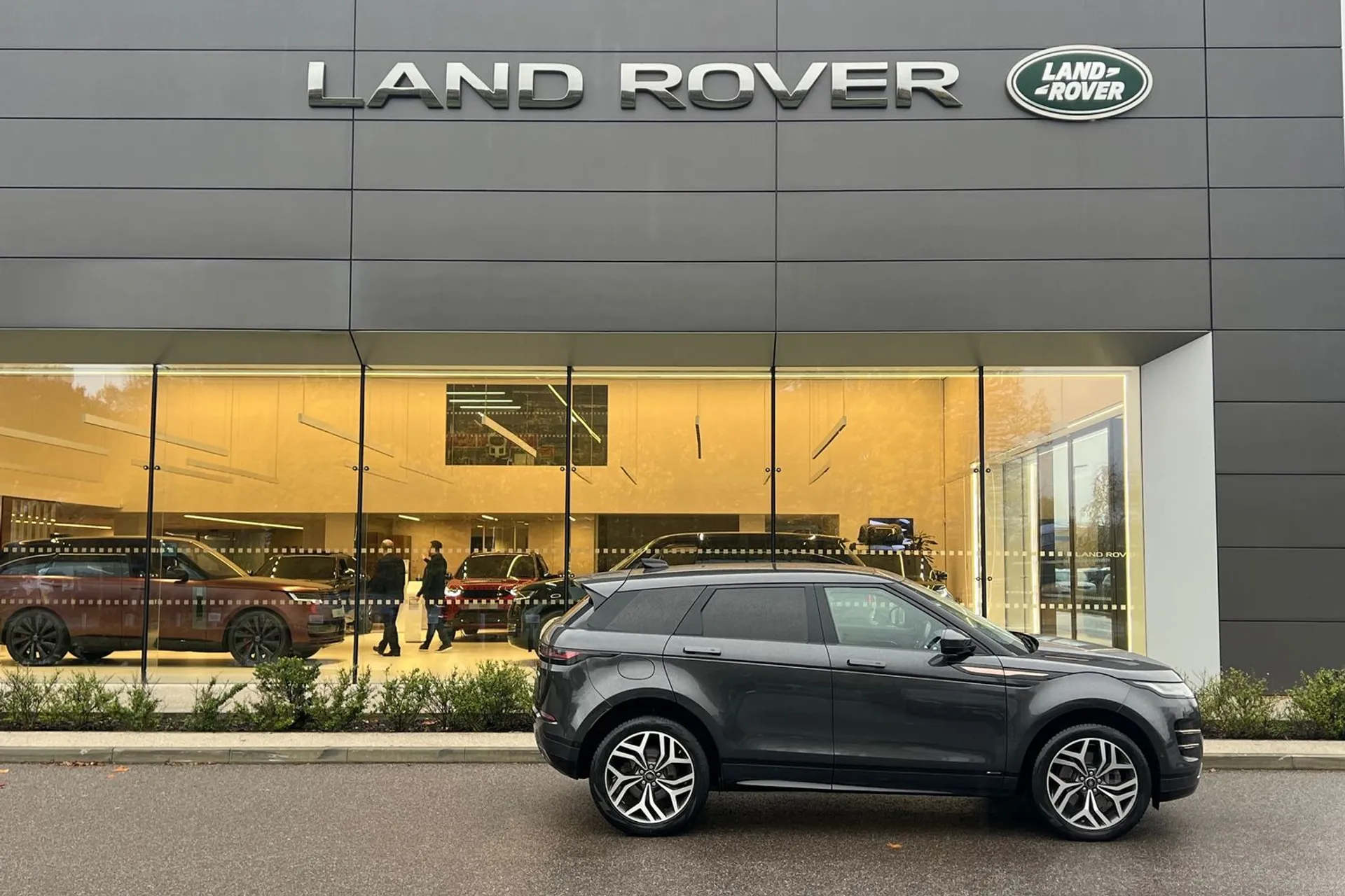 LAND ROVER RANGE ROVER EVOQUE thumbnail image number 3