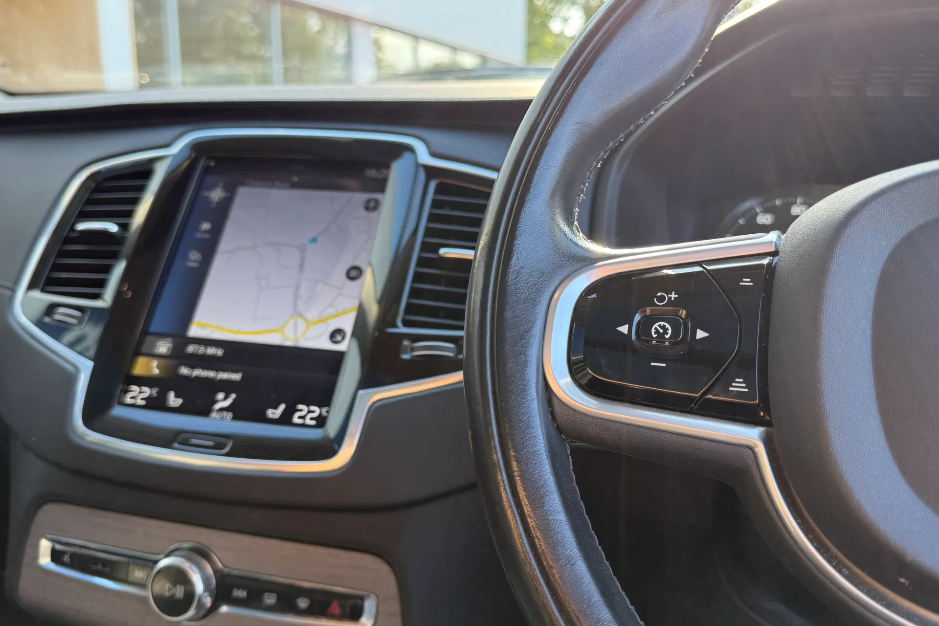 Volvo XC90 thumbnail image number 36