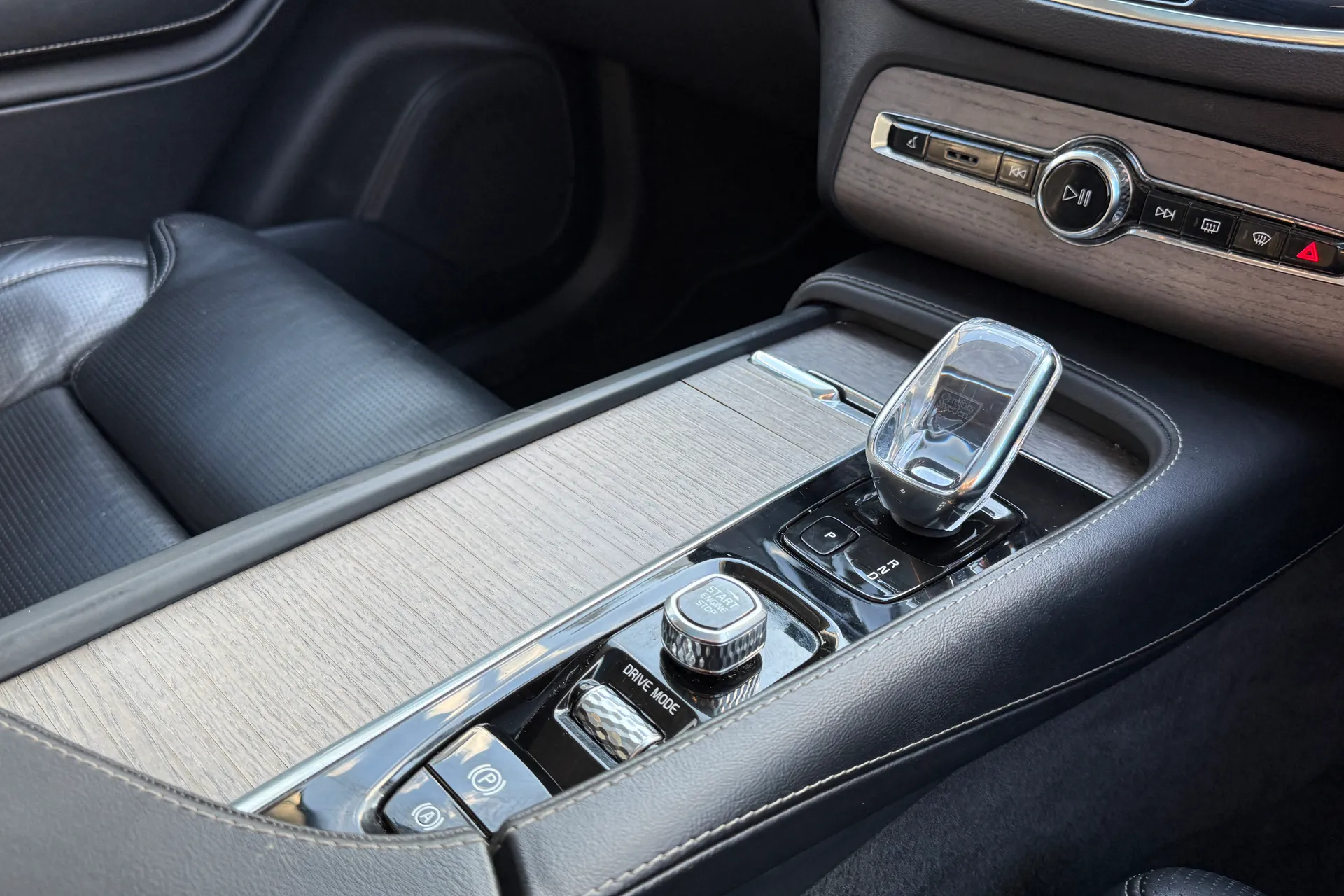 Volvo XC90 thumbnail image number 43