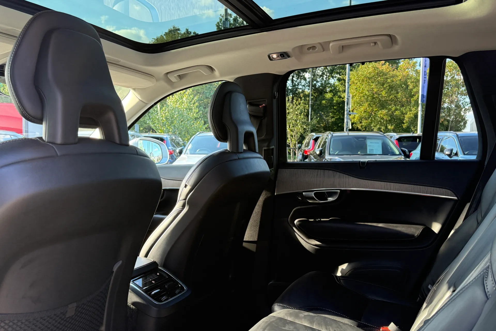 Volvo XC90 thumbnail image number 30