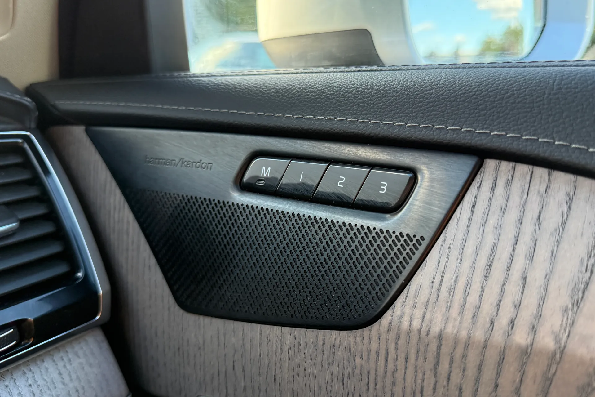 Volvo XC90 thumbnail image number 42