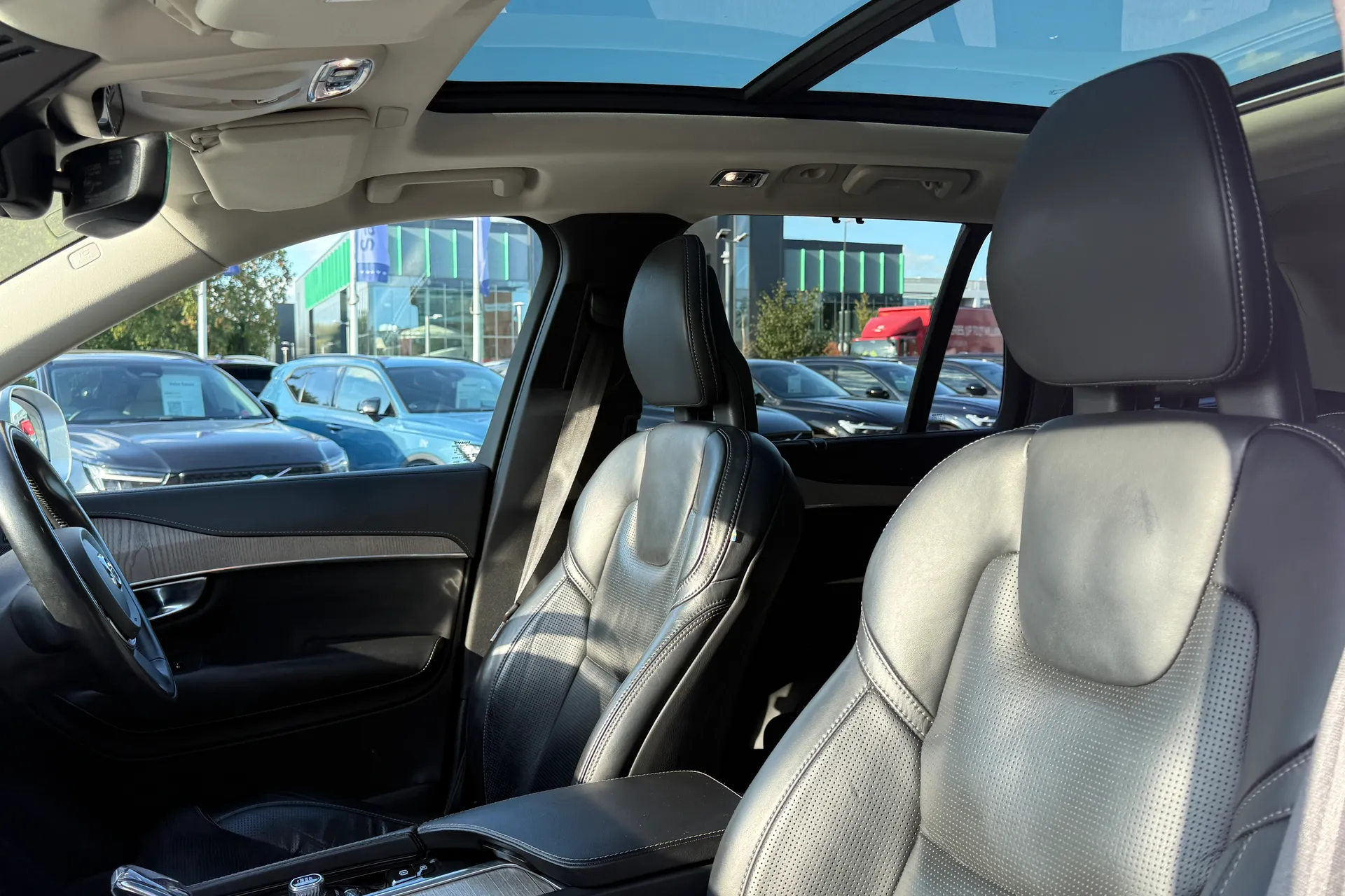 Volvo XC90 thumbnail image number 29