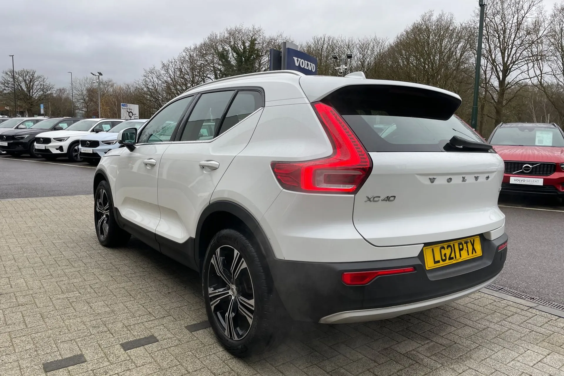 Volvo XC40 thumbnail image number 9