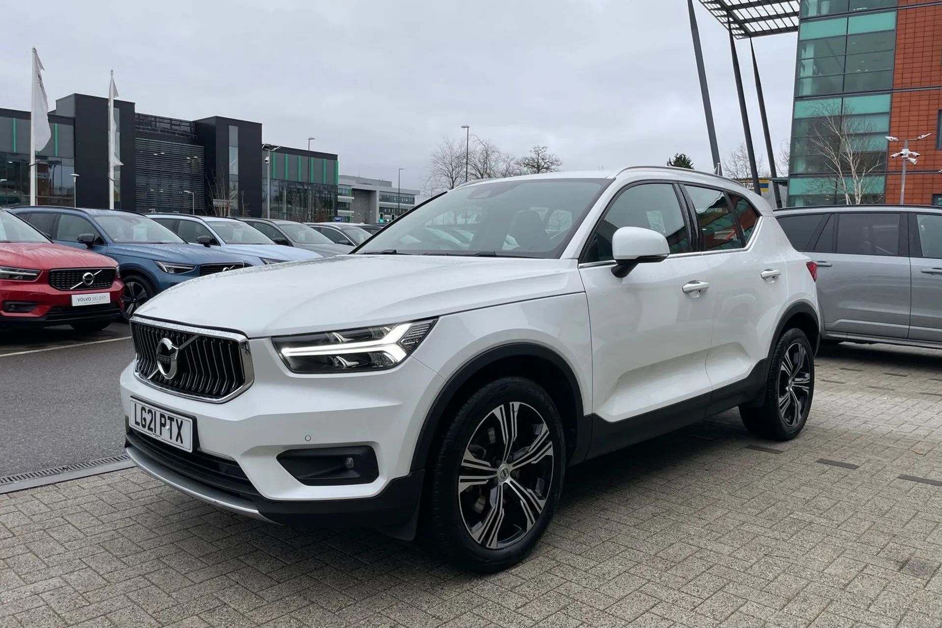 Volvo XC40 thumbnail image number 11