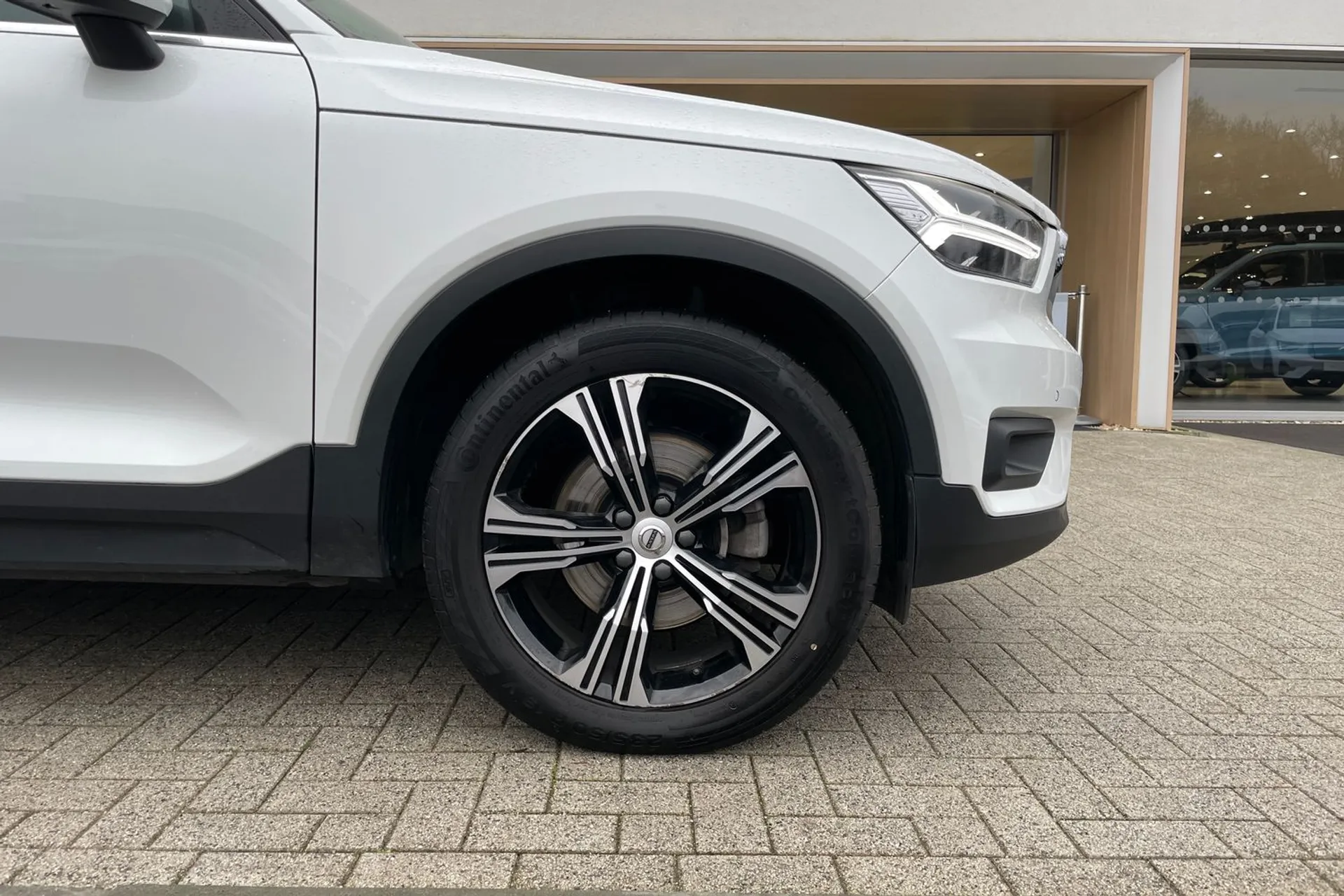 Volvo XC40 thumbnail image number 13