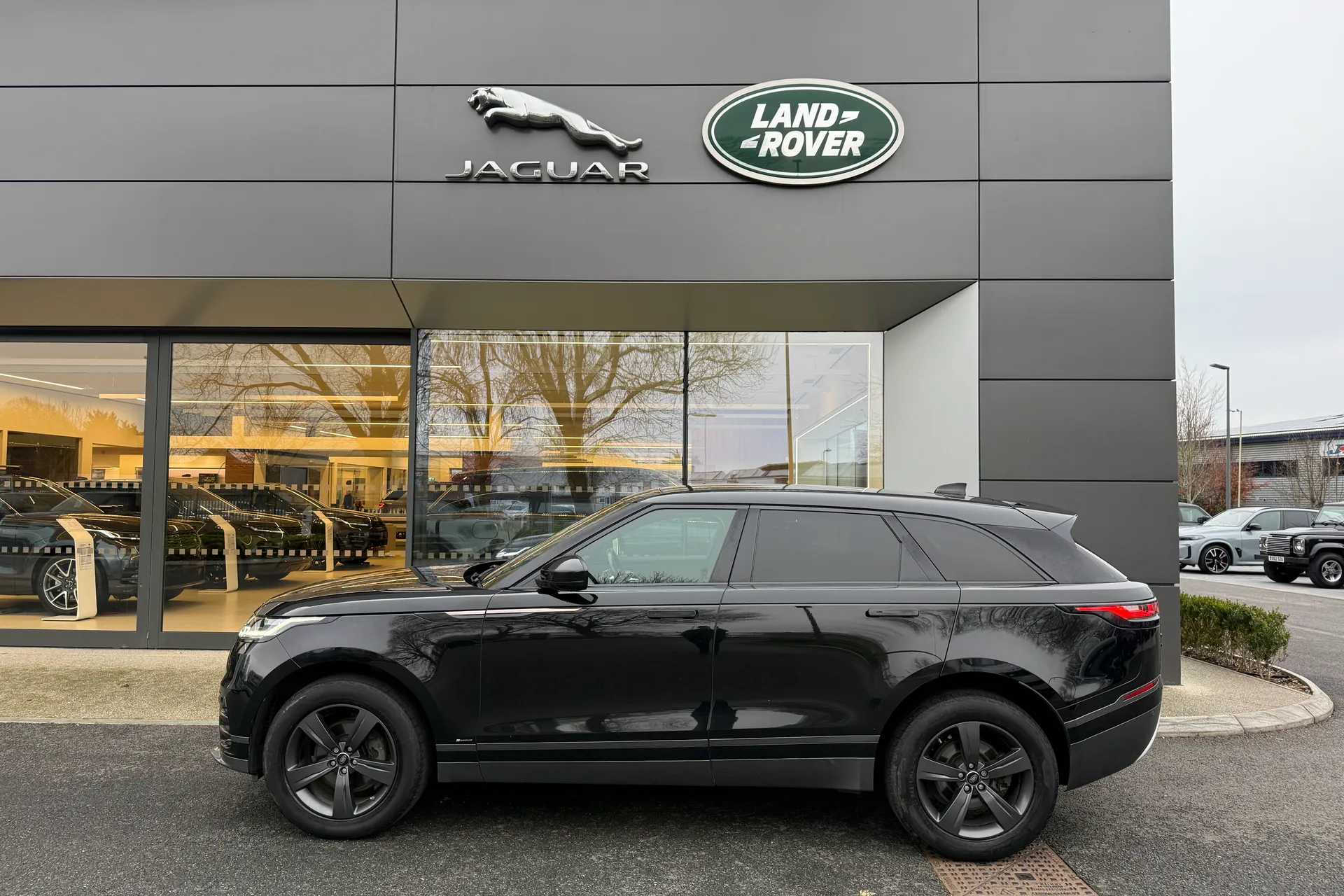 LAND ROVER RANGE ROVER VELAR thumbnail image number 26