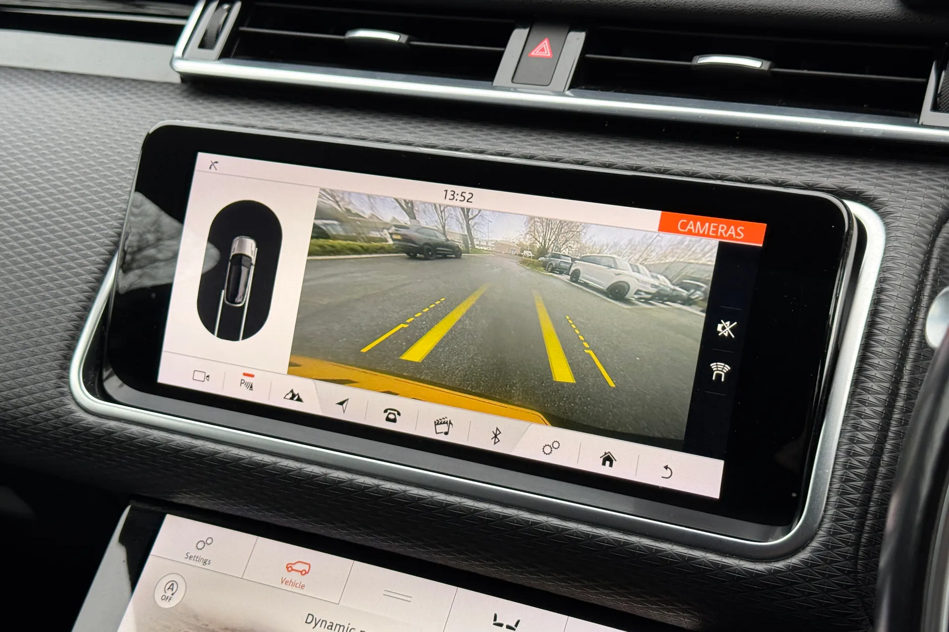 LAND ROVER RANGE ROVER VELAR thumbnail image number 4