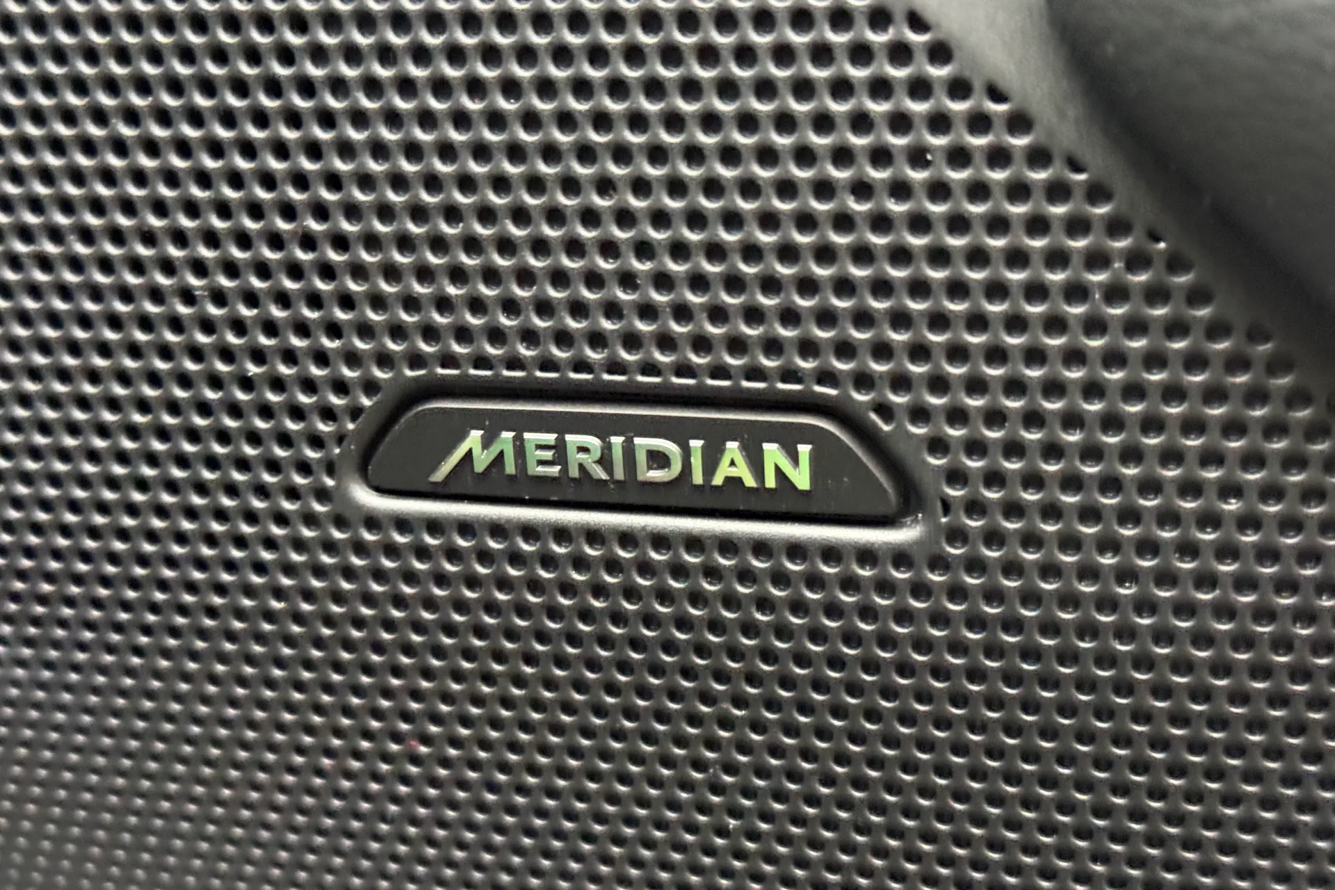 LAND ROVER RANGE ROVER VELAR thumbnail image number 21