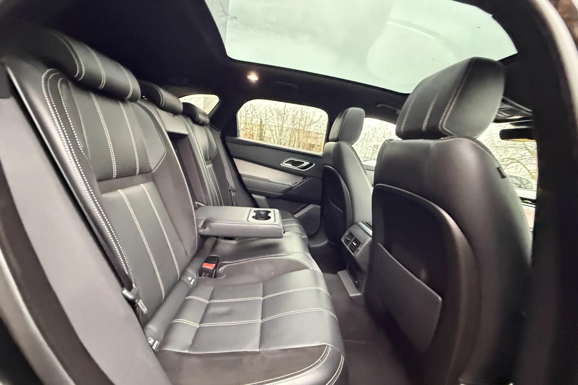 LAND ROVER RANGE ROVER VELAR thumbnail image number 40