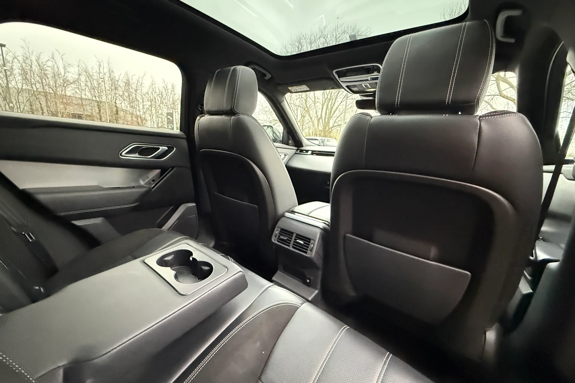 LAND ROVER RANGE ROVER VELAR thumbnail image number 42