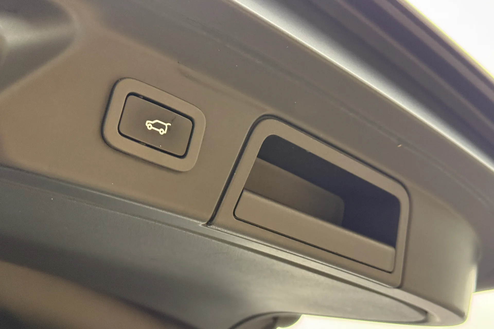 LAND ROVER RANGE ROVER VELAR thumbnail image number 41