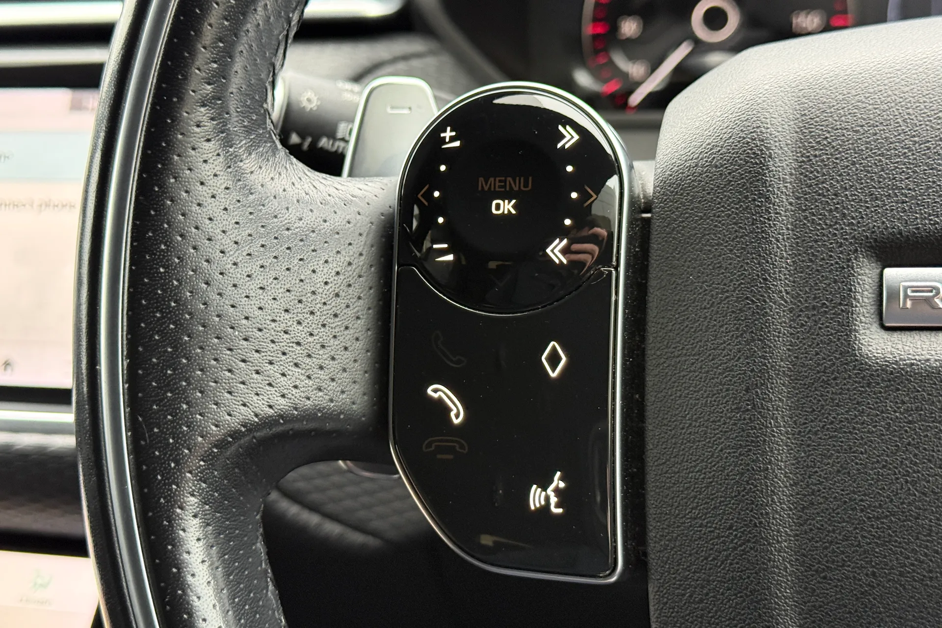 LAND ROVER RANGE ROVER VELAR thumbnail image number 25