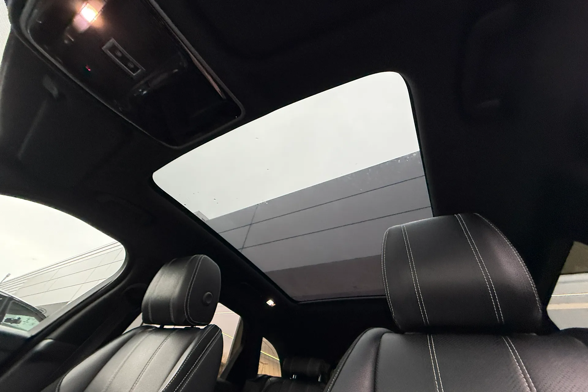 LAND ROVER RANGE ROVER VELAR thumbnail image number 5