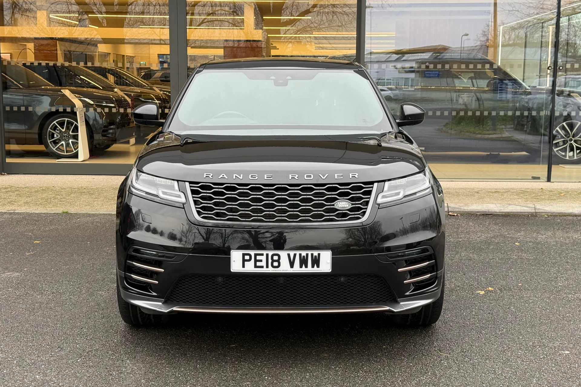 LAND ROVER RANGE ROVER VELAR thumbnail image number 8