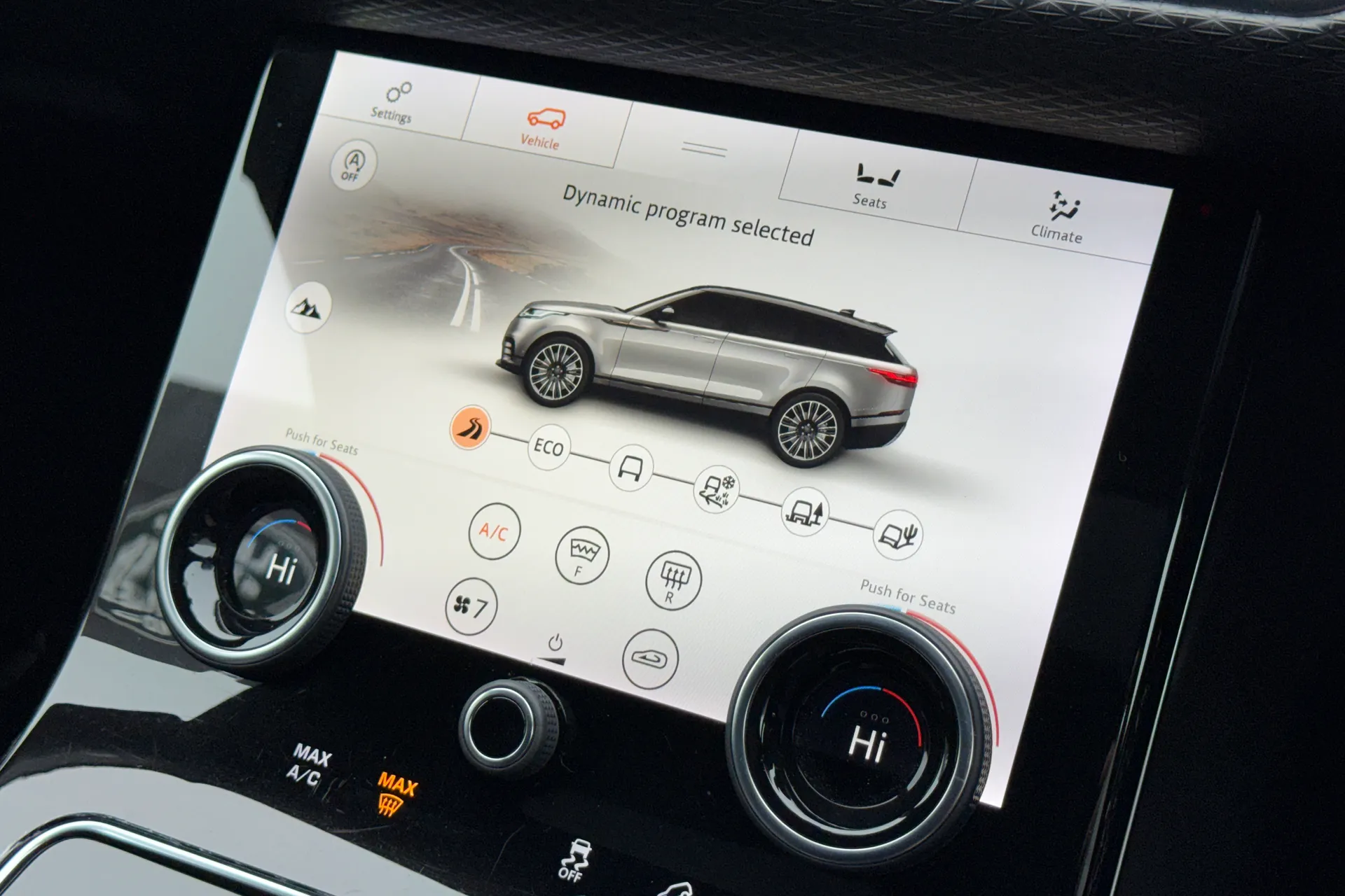 LAND ROVER RANGE ROVER VELAR thumbnail image number 20