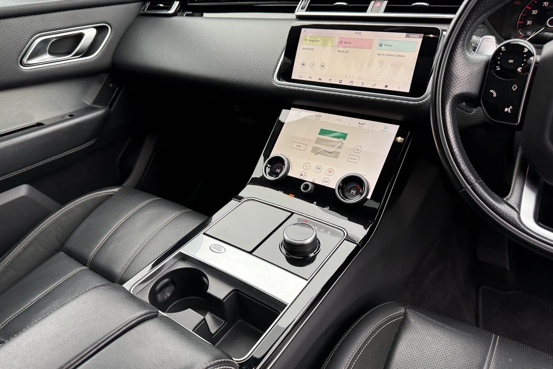 LAND ROVER RANGE ROVER VELAR thumbnail image number 18