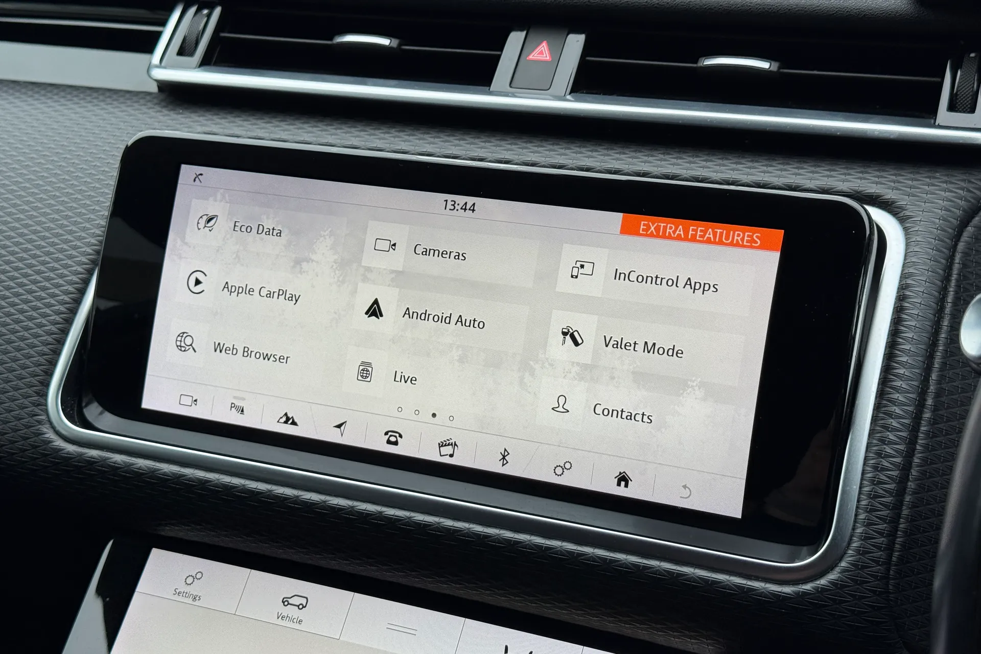 LAND ROVER RANGE ROVER VELAR thumbnail image number 46