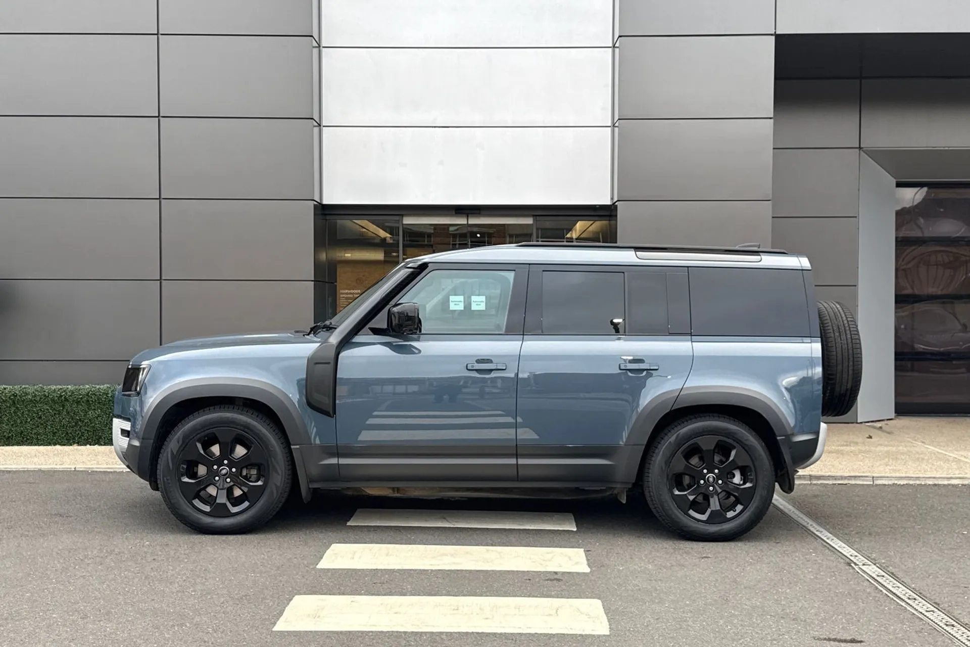 LAND ROVER DEFENDER thumbnail image number 12