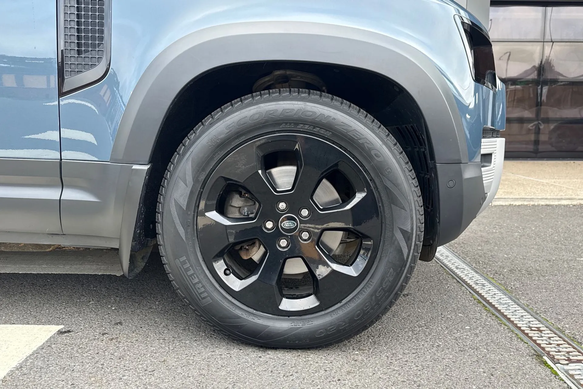 LAND ROVER DEFENDER thumbnail image number 17