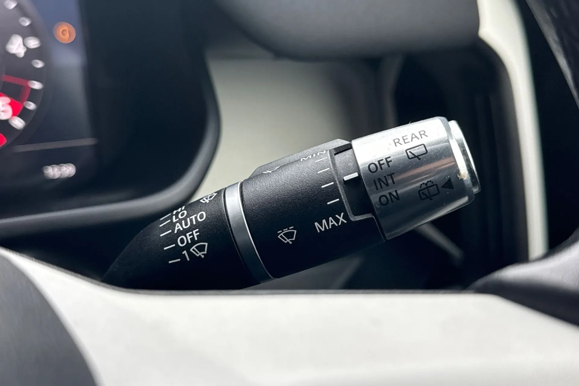 LAND ROVER DEFENDER thumbnail image number 60