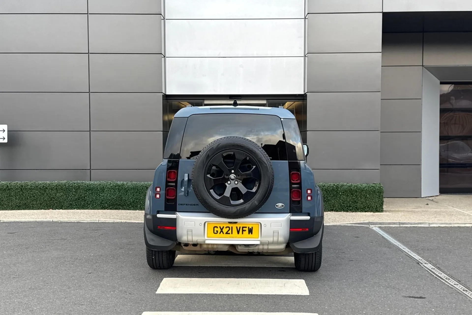 LAND ROVER DEFENDER thumbnail image number 7